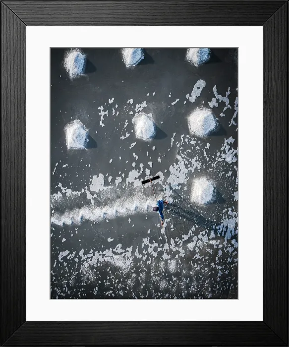 Framed Print : Worker arranging salt into piles, Hon Khoi salt field, Khanh Hoa province, Vietnam. (MR) Framed Print : Worker arranging salt into piles, Hon Khoi salt field, Khanh Hoa province, Vietnam. (MR)