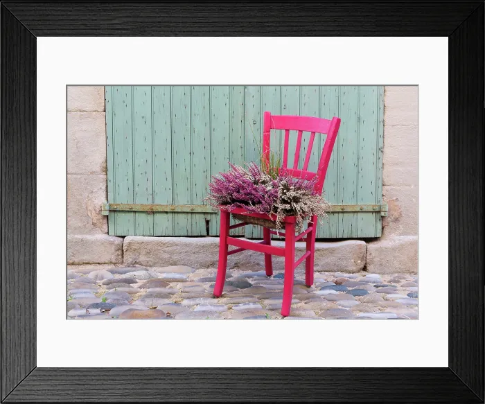 Framed Print : France, Provence Alpes Cote d'Azur, Provence, a chair with lavender in the village of Saignon