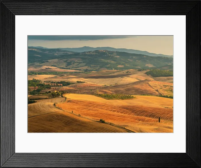 Framed Print : Idyllic landscape of Tuscan hills at sunset. Pienza, Orcia valley, Siena province, Tuscany, Italy
