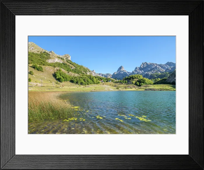 Framed Print : Lake Bukumirsko jezero with Kucka Krajina mountains, Verusa, Montenegro Framed Print : Lake Bukumirsko jezero with Kucka Krajina mountains, Verusa, Montenegro