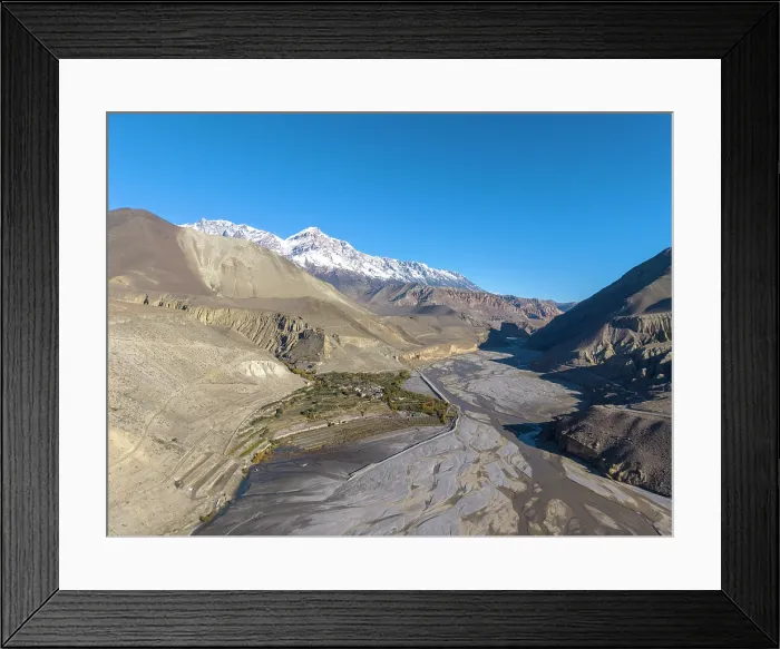 Framed Print : Kali Gandaki river and Kagbeni (looking north into the Upper Mustang), Lower Mustang, Nepal Framed Print : Kali Gandaki river and Kagbeni (looking north into the Upper Mustang), Lower Mustang, Nepal
