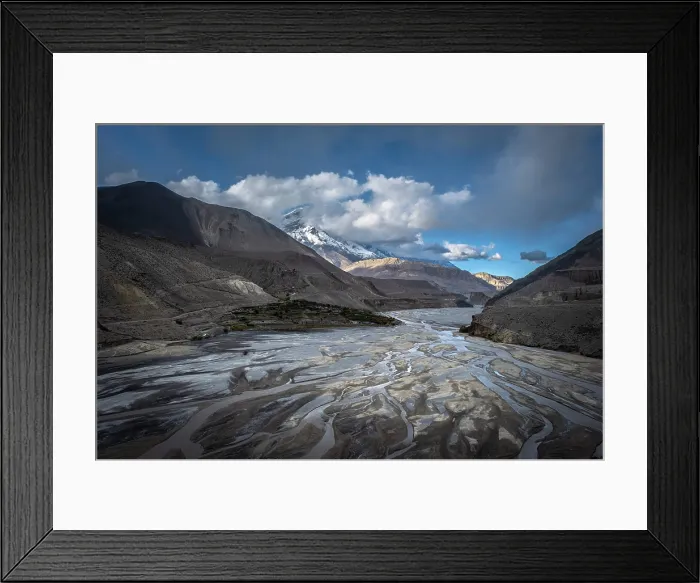 Framed Print : Kali Gandaki river and Kagbeni (looking north into the Upper Mustang), Lower Mustang, Nepal Framed Print : Kali Gandaki river and Kagbeni (looking north into the Upper Mustang), Lower Mustang, Nepal