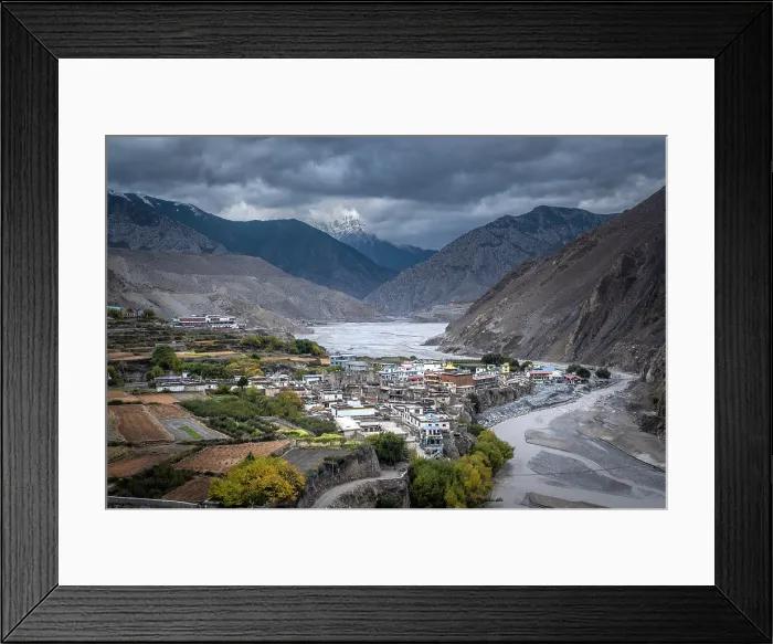 Framed Print : Kali Gandaki river and Kagbeni, Lower Mustang, Nepal Framed Print : Kali Gandaki river and Kagbeni, Lower Mustang, Nepal