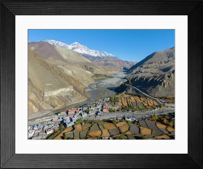 Framed Print : Kali Gandaki river and Kagbeni (looking north into the Upper Mustang), Lower Mustang, Nepal Framed Print : Kali Gandaki river and Kagbeni (looking north into the Upper Mustang), Lower Mustang, Nepal