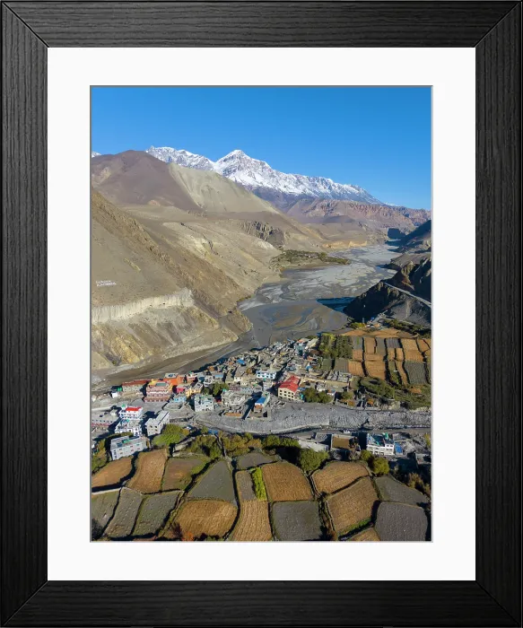 Framed Print : Kali Gandaki river and Kagbeni (looking north into the Upper Mustang), Lower Mustang, Nepal Framed Print : Kali Gandaki river and Kagbeni (looking north into the Upper Mustang), Lower Mustang, Nepal