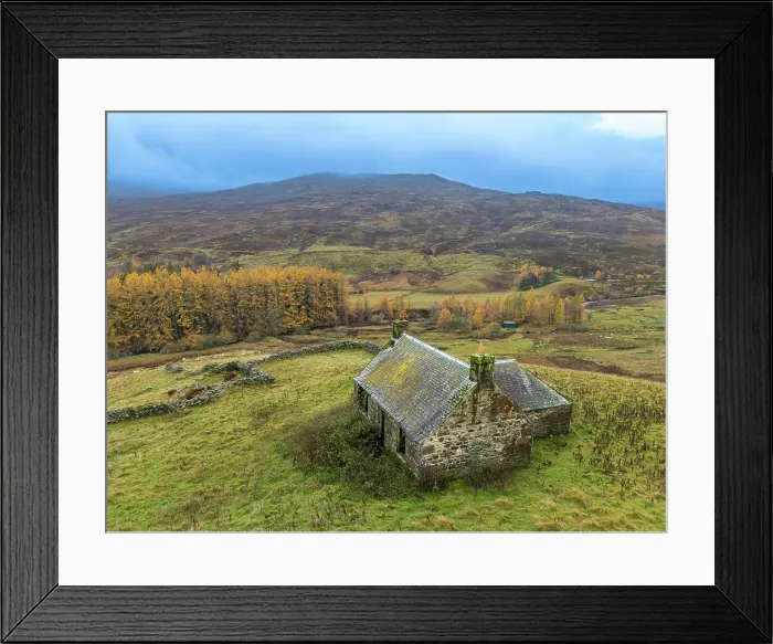 Framed Print : Traditional bothy, near Loch Freuchie, Amulree, Perthshire, Scotland Framed Print : Traditional bothy, near Loch Freuchie, Amulree, Perthshire, Scotland