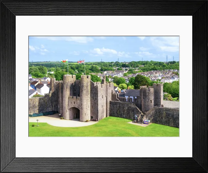 Framed Print : The Great Gatehouse and Henry VII Tower at Pembroke Castle (Castell Penfro), Pembroke, Pembrokeshire, Wales Framed Print : The Great Gatehouse and Henry VII Tower at Pembroke Castle (Castell Penfro), Pembroke, Pembrokeshire, Wales