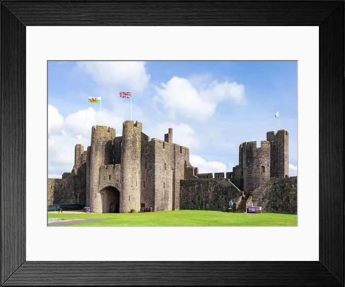 Framed Print : The Great Gatehouse and Henry VII Tower at Pembroke Castle (Castell Penfro), Pembroke, Pembrokeshire, Wales Framed Print : The Great Gatehouse and Henry VII Tower at Pembroke Castle (Castell Penfro), Pembroke, Pembrokeshire, Wales