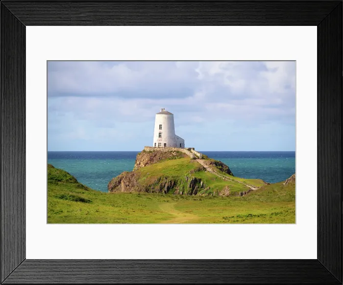 Framed Print : Twr Mawr lighthouse on Llanddwyn Island in Anglesey, Wales