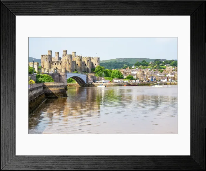 Framed Print : Conwy Castle and market town of Conwy from the Afon Conwy, Conwy, Wales