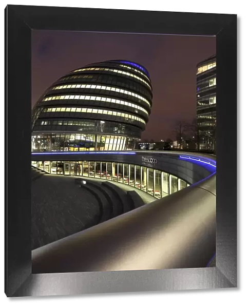 England, London City Hall at the River Thames