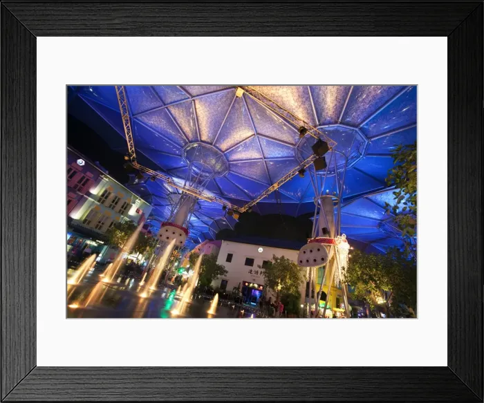 Framed Print : Singapore, Singapore, Clarke Quay. Colourful nightlife at the bar and restaurant district of Clarke Quay