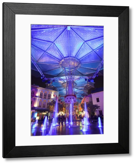 Framed Print : Singapore, Singapore, Clarke Quay. Colourful nightlife at the bar and restaurant district of Clarke Quay Framed Print : Singapore, Singapore, Clarke Quay. Colourful nightlife at the bar and restaurant district of Clarke Quay
