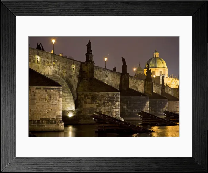Framed Print : View of Charles Bridge, Prague, Czech Republic Framed Print : View of Charles Bridge, Prague, Czech Republic
