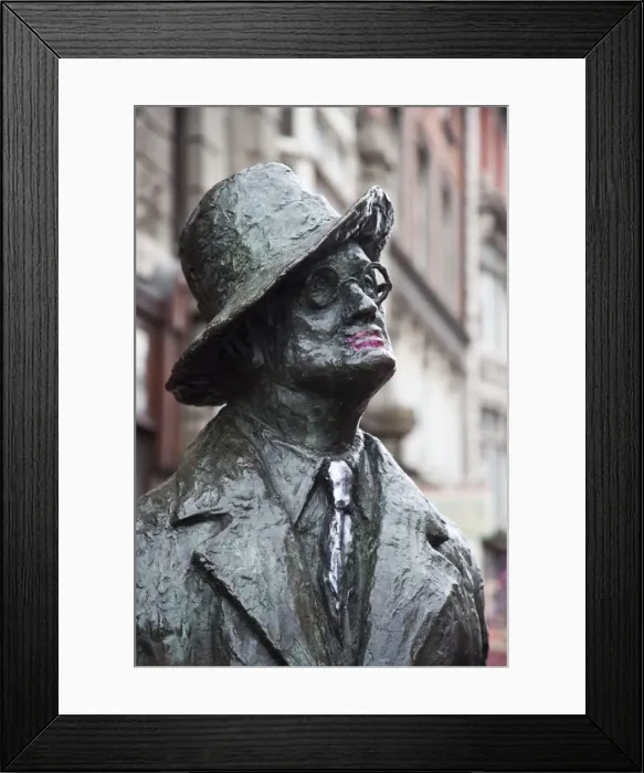 Framed Print : James Joyce Statue in Dublin, Ireland Framed Print : James Joyce Statue in Dublin, Ireland