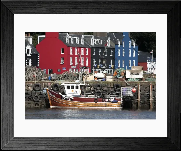 Framed Print : Scotland, Isle of Mull. Fishing boat and colourful waterfront houses at Tobermory harbour Framed Print : Scotland, Isle of Mull. Fishing boat and colourful waterfront houses at Tobermory harbour