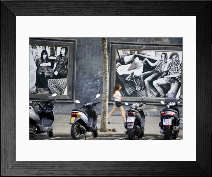 Framed Print : Shop in Paseo de Gracia Avenue in Barcelona, Catalonia, Spain Framed Print : Shop in Paseo de Gracia Avenue in Barcelona, Catalonia, Spain