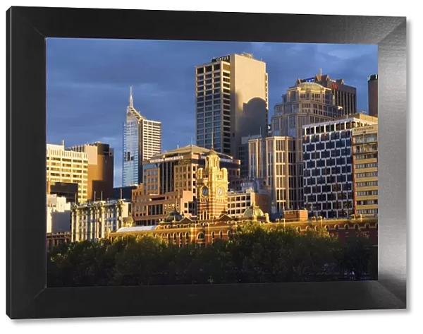 Australia, Victoria, Melbourne. City skyline at dawn