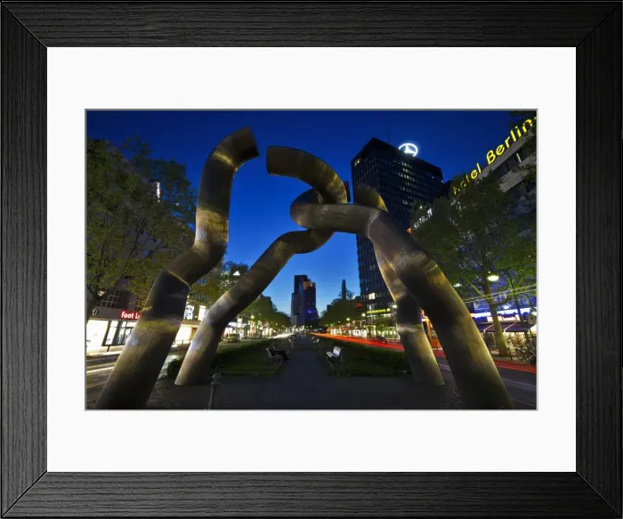 Framed Print : The Berlin Sculpture by night, Tiergarten, Berlin, Germany Framed Print : The Berlin Sculpture by night, Tiergarten, Berlin, Germany