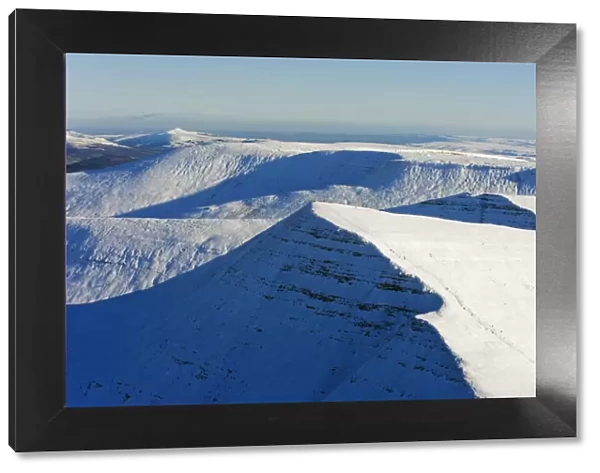 Europe, UK, United Kingdom, Wales, Brecon Beacons National Park, Pen y fan mountain snow covered in winter