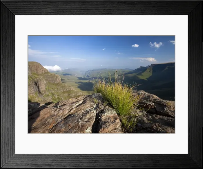 Framed Print : Lesotho, Sani Pass. The border with South Africa in the Drakensberg Mountain range Framed Print : Lesotho, Sani Pass. The border with South Africa in the Drakensberg Mountain range