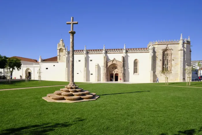 Framed Print : The 15th century Convento de Jesus (Jesus Convent) designed by the architect Diogo Framed Print : The 15th century Convento de Jesus (Jesus Convent) designed by the architect Diogo