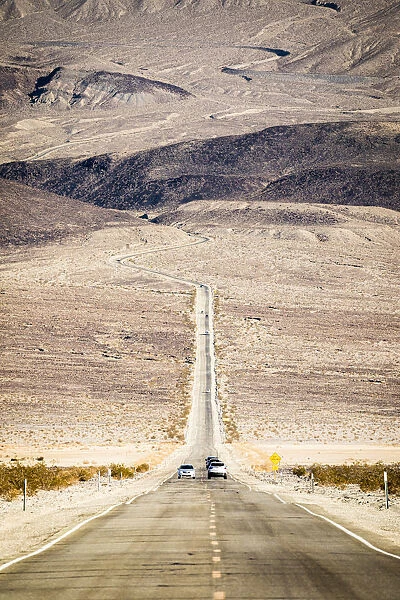 US 190 road, Death Valley National Park, California, USA