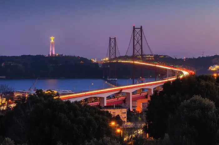 Framed Print : 25 April Bridge at dusk from Bairro de Alvito viewpoint, Lisbon, Portugal Framed Print : 25 April Bridge at dusk from Bairro de Alvito viewpoint, Lisbon, Portugal