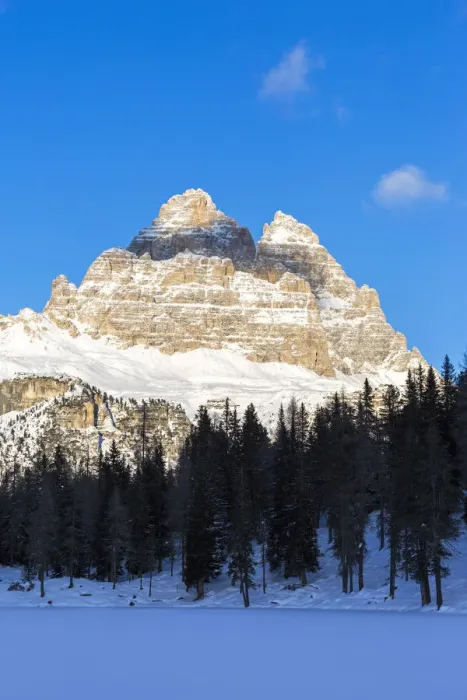Framed Print : 3 Zinnen, Tre Cime Di Lavaredo and snowy landscape, Dolomites Alps, Italy Framed Print : 3 Zinnen, Tre Cime Di Lavaredo and snowy landscape, Dolomites Alps, Italy