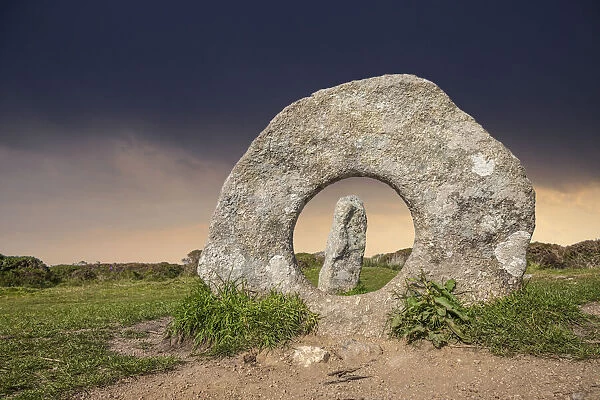 4000 year old megalithic formation Men-an-Tol, Penwith Peninsula, Cornwall, England