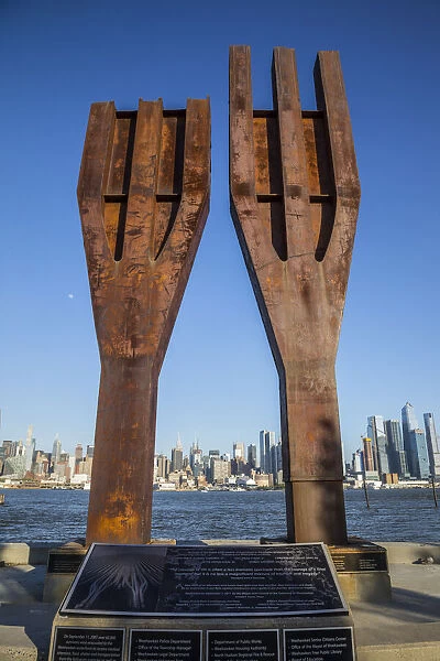 911 Memorial & Midtown Manhattan skyline from New Jersey, New York City, USA