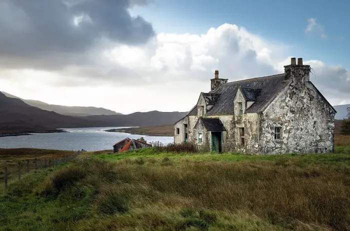 Framed Print : Abandoned croft house in Arivruaich (Airidh a Bhruaich), Isle of Lewis, Outer Hebrides, Scotland Framed Print : Abandoned croft house in Arivruaich (Airidh a Bhruaich), Isle of Lewis, Outer Hebrides, Scotland