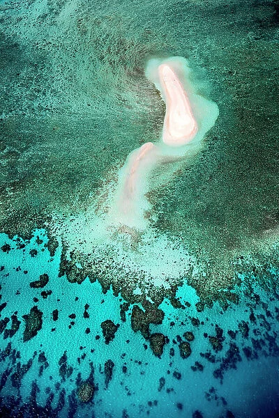 Aerial of a sand cay on the Great Barrier Reef, Queensland, Australia