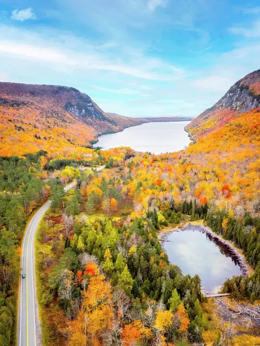 Framed Print : Aerial View of Idyllic Lake Willoughby framed by Fall Foliage Lake Willoughby, Northeast Kingdom of Vermont, Vermont, New England, USA Framed Print : Aerial View of Idyllic Lake Willoughby framed by Fall Foliage Lake Willoughby, Northeast Kingdom of Vermont, Vermont, New England, USA