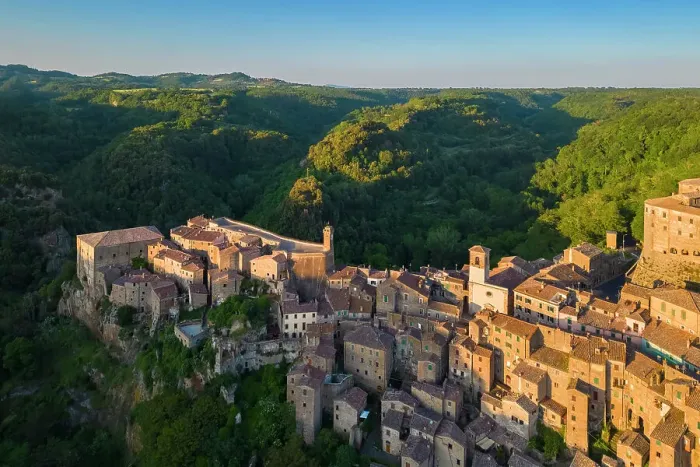 Framed Print : Aerial view of the old town of Sorano at sunset. Grosseto district, Tuscany, Italy