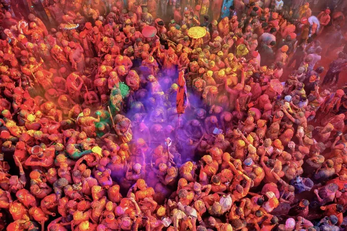 Framed Print : Aerial view of people celebrating the holy colour festival at Shri And Baba Temple, Nandgaon, Uttar Pradesh, India Framed Print : Aerial view of people celebrating the holy colour festival at Shri And Baba Temple, Nandgaon, Uttar Pradesh, India
