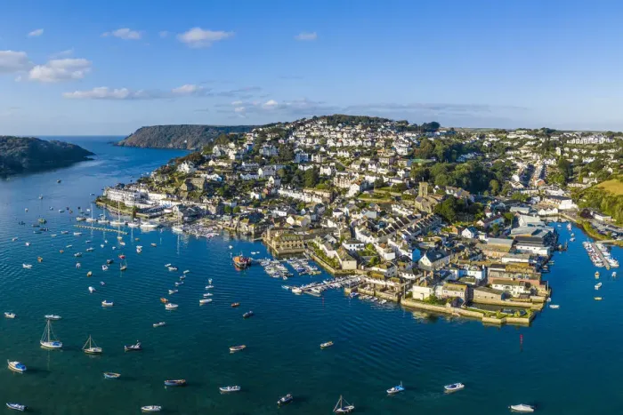 Framed Print : Aerial view of Salcombe on the Kingsbridge Estuary, Devon, England