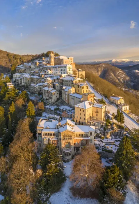 Framed Print : Aerial view of Santa Maria del Monte and the chapels of the sacred way during a winter Framed Print : Aerial view of Santa Maria del Monte and the chapels of the sacred way during a winter