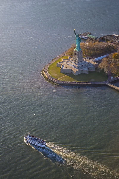 Aerial view over the Statue of Liberty, Manhattan, New York City, USA
