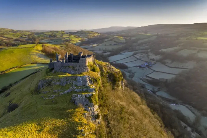 Framed Print : Aerial vista of Carreg Cennen Castle in the Brecon Beacons National Park, Carmarthenshire