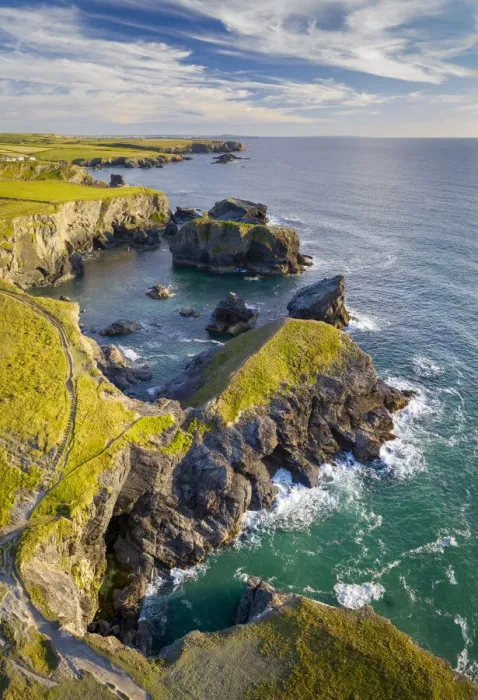 Framed Print : Aerial vista of dramatic coastline near Porthcothan, North Cornwall, England