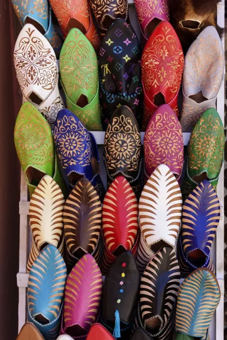 Framed Print : Africa, Maghreb, Morocco, Marrakesh Souk selling Babooshes Framed Print : Africa, Maghreb, Morocco, Marrakesh Souk selling Babooshes