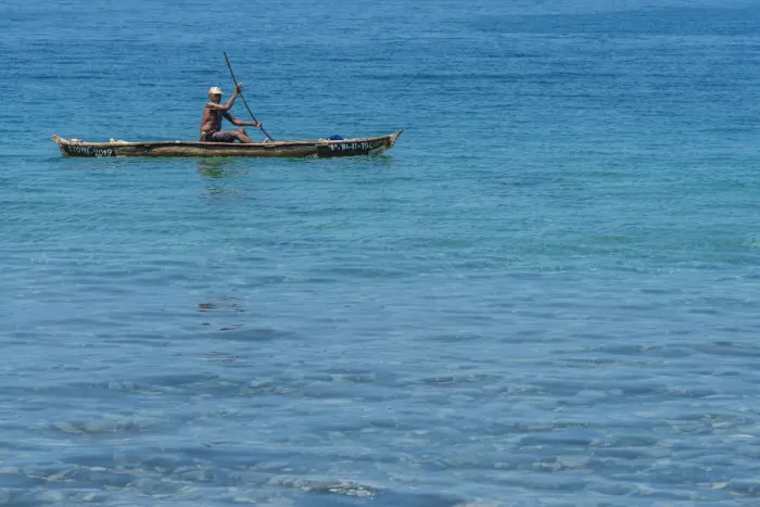 Framed Print : Africa, SA£o Toma and Principe. Fisherman in traditional dugout canoe Framed Print : Africa, SA£o Toma and Principe. Fisherman in traditional dugout canoe