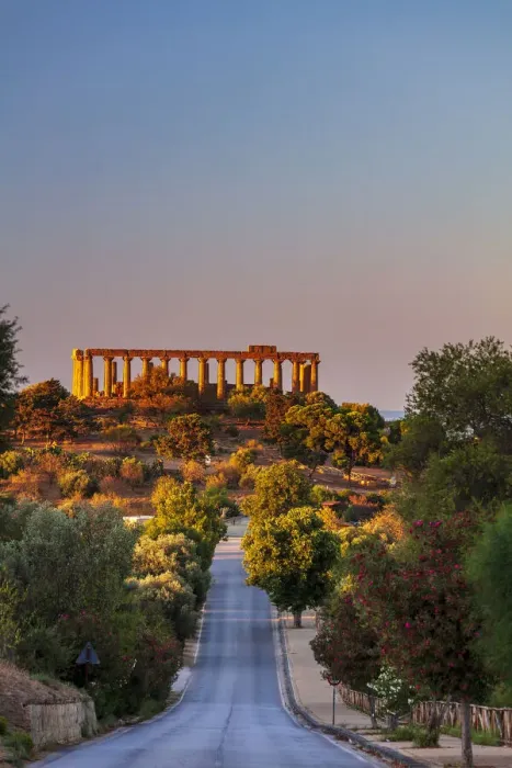 Framed Print : Agrigento, Sicily. Concordia Temple in the Valley of Temples at sunrise with the sea in