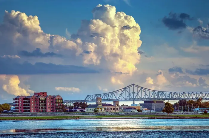 Framed Print : Algiers Point, Lower Mississippi River across from downtown New Orleans & The Crescent City Connection, Louisiana, USA Framed Print : Algiers Point, Lower Mississippi River across from downtown New Orleans & The Crescent City Connection, Louisiana, USA