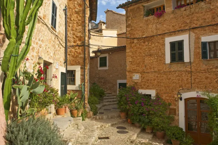Framed Print : Alley in Fornalutx, Majorca, Balearics, Spain Framed Print : Alley in Fornalutx, Majorca, Balearics, Spain
