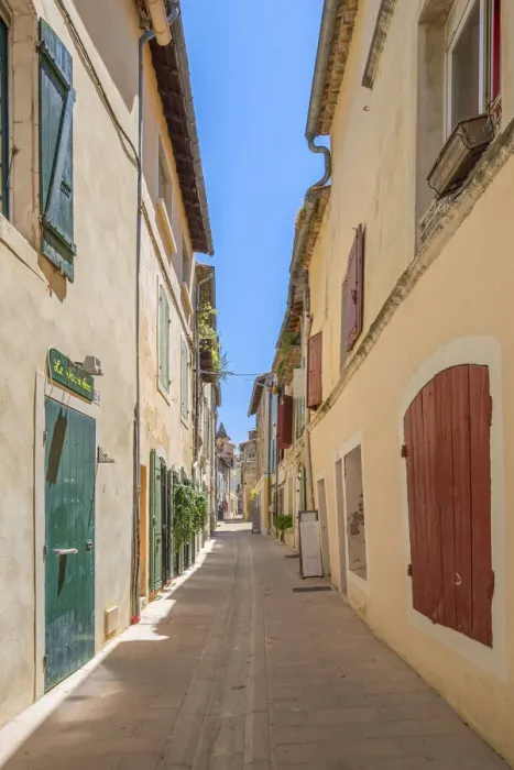 Framed Print : Alley at Saint Remy de Provence, Les Alpilles, Bouches du Rhone, Provence Cote d'Azur, France, Europe Framed Print : Alley at Saint Remy de Provence, Les Alpilles, Bouches du Rhone, Provence Cote d'Azur, France, Europe