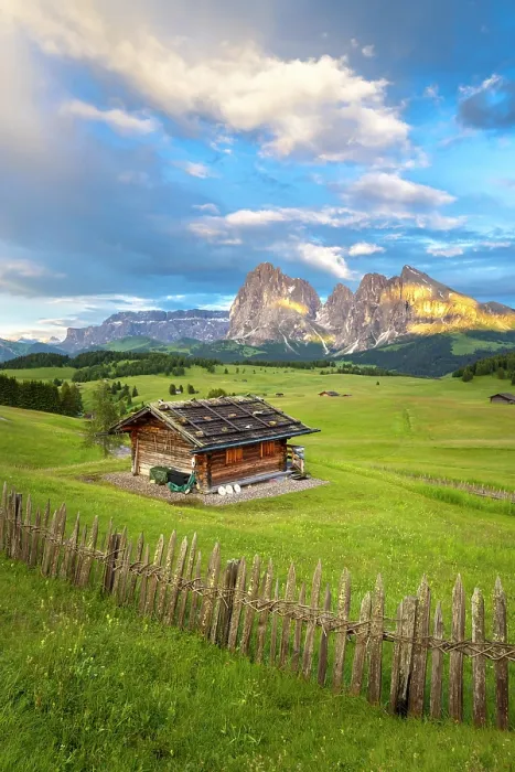 Framed Print : Alpe di Siusi / Seiser Alm, a dolomite plateau and the largest high-altitude alpine meadow in Europe, at sunset. Castelrotto, South Tyrol, Trentino Alto Adige, Italy Framed Print : Alpe di Siusi / Seiser Alm, a dolomite plateau and the largest high-altitude alpine meadow in Europe, at sunset. Castelrotto, South Tyrol, Trentino Alto Adige, Italy