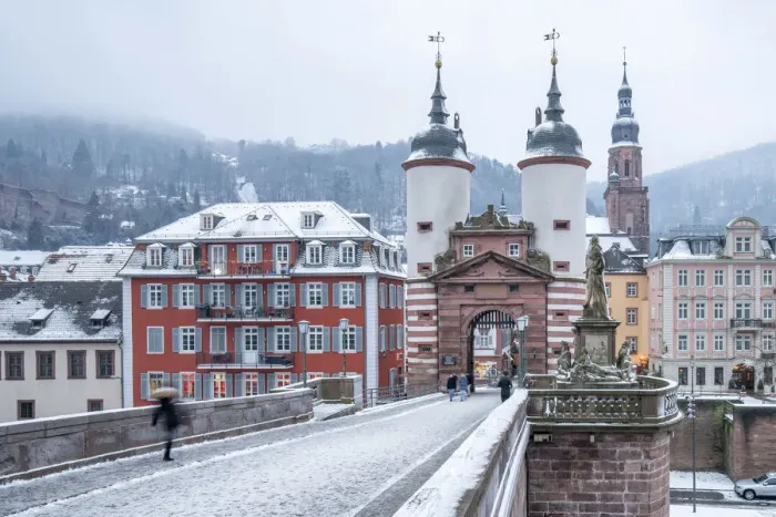Framed Print : Alte Brucke (Old Bridge) in winter, Heidelberg, Baden-Wurttemberg, Germany Framed Print : Alte Brucke (Old Bridge) in winter, Heidelberg, Baden-Wurttemberg, Germany