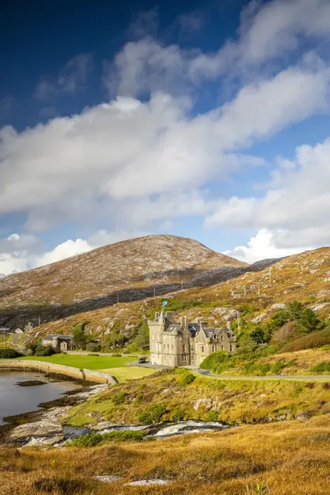 Framed Print : Amhuinnsuidhe Castle, Isle of Harris, Outer Hebrides, Scotland Framed Print : Amhuinnsuidhe Castle, Isle of Harris, Outer Hebrides, Scotland